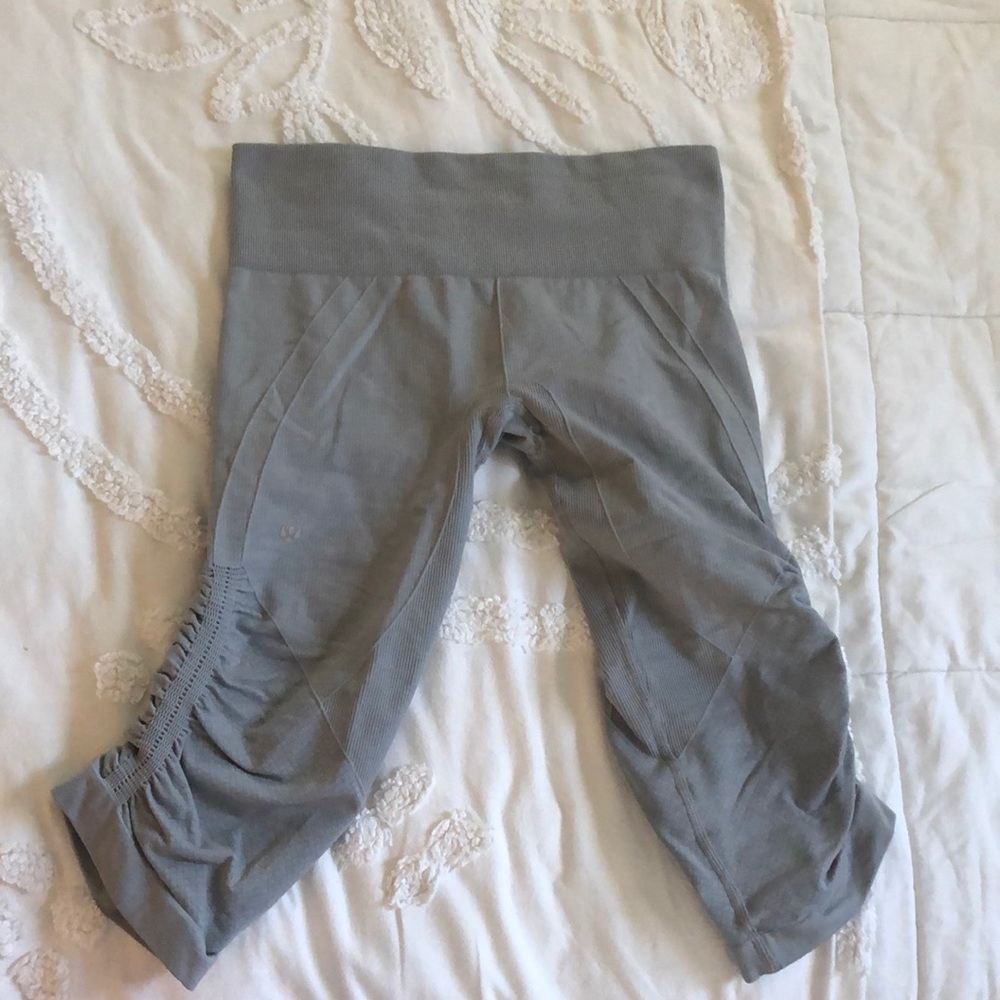 Lululemon cropped pants